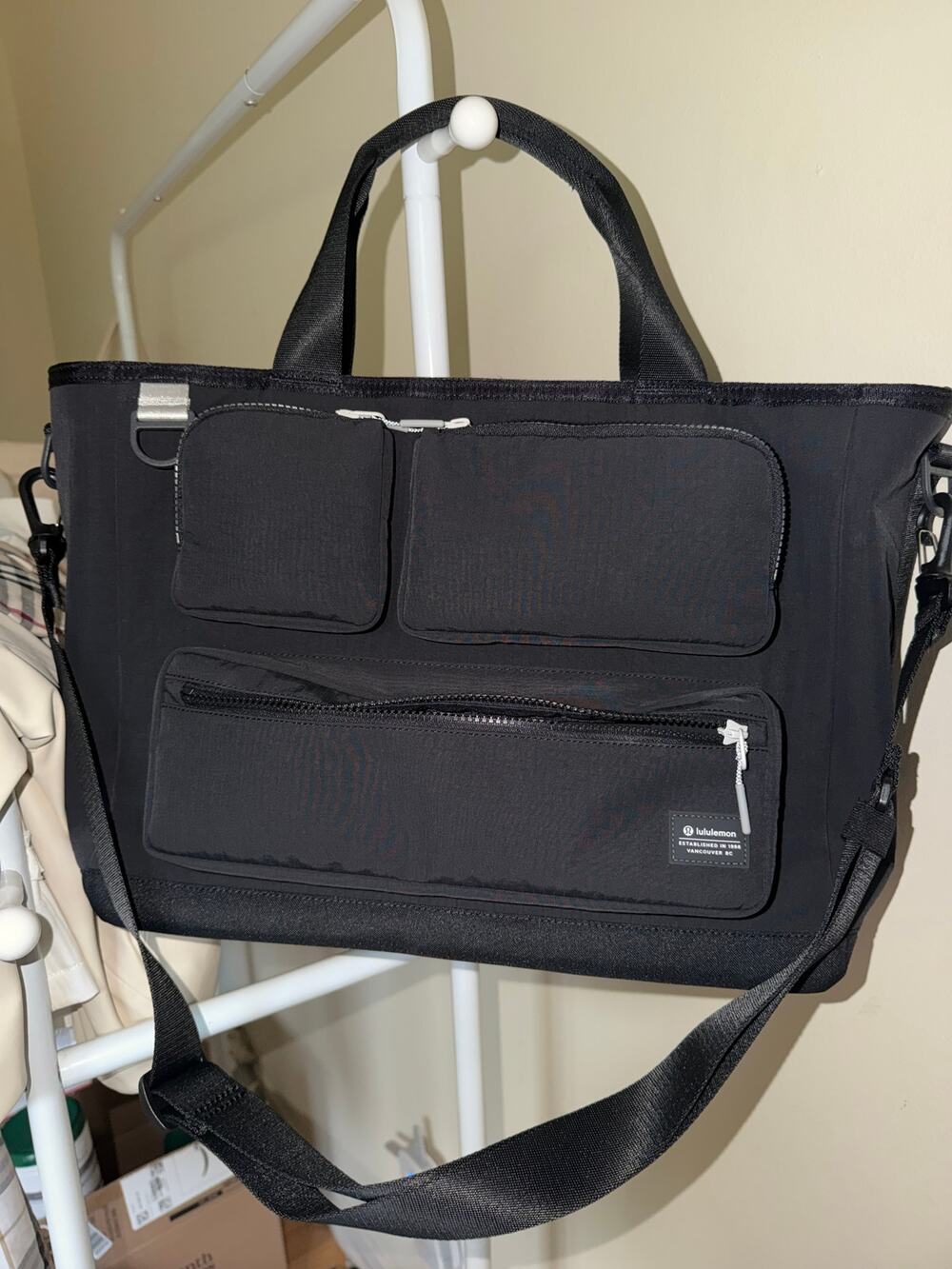 lululemon Multi-Pocket Tote Bag 19.5L Black